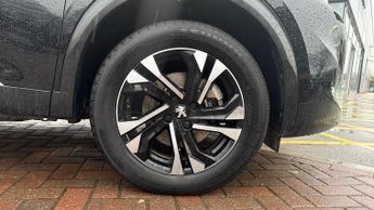 Peugeot 2008 50kWh Allure Premium SUV 5dr Electric Auto (136 ps)