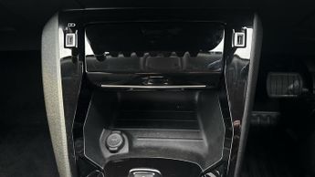 Peugeot 2008 50kWh Allure Premium SUV 5dr Electric Auto (136 ps)