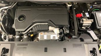 Peugeot 3008 SUV 1.2 HYBRID GT SUV 5dr Petrol Hybrid e-DSC6 Euro 6 (s/s) (136 ps)