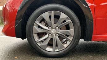 Peugeot 208 50kWh Allure Hatchback 5dr Electric Auto (136 ps)