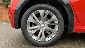 Peugeot 208 50kWh Allure Hatchback 5dr Electric Auto (136 ps)