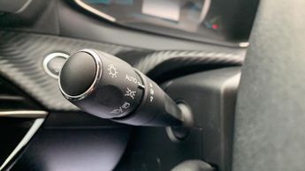 Peugeot 208 50kWh Allure Hatchback 5dr Electric Auto (136 ps)