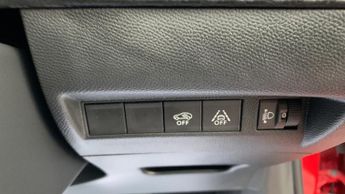 Peugeot 208 50kWh Allure Hatchback 5dr Electric Auto (136 ps)