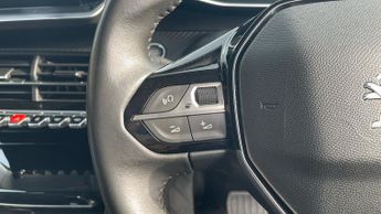 Peugeot 2008 50kWh Allure Premium SUV 5dr Electric Auto (136 ps)