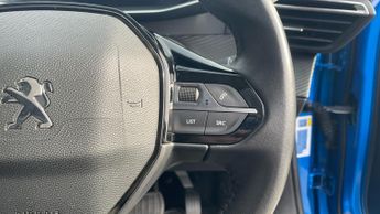 Peugeot 2008 50kWh Allure Premium SUV 5dr Electric Auto (136 ps)