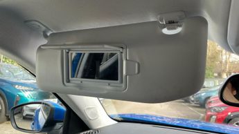 Peugeot 2008 50kWh Allure Premium SUV 5dr Electric Auto (136 ps)