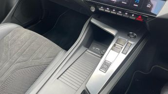 Peugeot 308 54kWh GT Hatchback 5dr Electric Auto (156 ps)