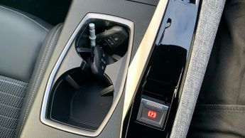 Peugeot 5008 73kWh Allure SUV 5dr Electric Auto (210 ps)