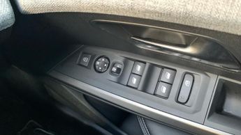 Peugeot 5008 73kWh Allure SUV 5dr Electric Auto (210 ps)