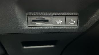 Peugeot 3008 73kWh GT SUV 5dr Electric Auto (210 ps)