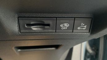 Peugeot 3008 73kWh GT SUV 5dr Electric Auto (210 ps)