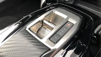 Peugeot 208 1.2 HYBRID Allure Hatchback 5dr Petrol Hybrid e-DSC6 Euro 6 (s/s