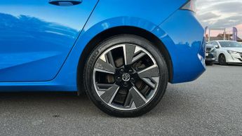 Vauxhall Astra Electric 54kWh Ultimate Hatchback 5dr Electric Auto (156 ps)