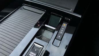 Vauxhall Astra Electric 54kWh Ultimate Hatchback 5dr Electric Auto (156 ps)