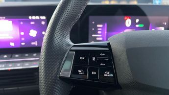 Vauxhall Astra Electric 54kWh Ultimate Hatchback 5dr Electric Auto (156 ps)