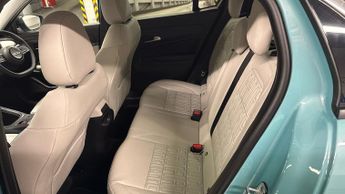 Fiat 600E 54kWh La Prima SUV 5dr Electric Auto (156 ps)