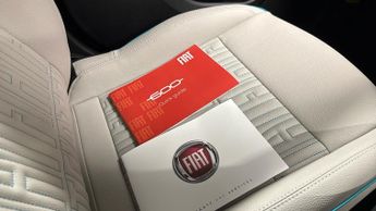 Fiat 600E 54kWh La Prima SUV 5dr Electric Auto (156 ps)