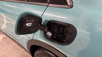 Fiat 600E 54kWh La Prima SUV 5dr Electric Auto (156 ps)