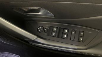 Peugeot 308 54kWh First Edition Auto 5dr