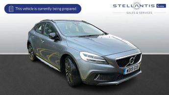 Volvo V40 1.5 T3 GPF Pro Hatchback 5dr Petrol Auto Euro 6 (s/s) (152 ps)