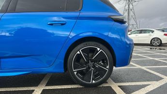 Peugeot 308 54kWh GT Hatchback 5dr Electric Auto (156 ps)