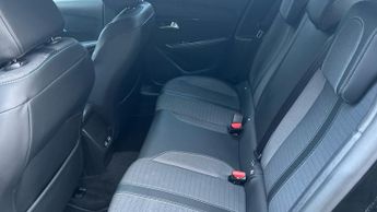 Peugeot 208 50kWh Allure Premium Hatchback 5dr Electric Auto (136 ps)