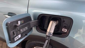 Citroen C4 50kWh Shine Plus Hatchback 5dr Electric Auto (7.4kW Charger) (13