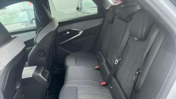Peugeot 3008 SUV 1.2 HYBRID GT SUV 5dr Petrol Hybrid e-DSC6 Euro 6 (s/s) (136 ps)