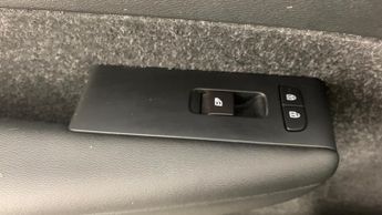 Volvo Xc40 2.0 D3 Momentum Pro SUV 5dr Diesel Auto Euro 6 (s/s) (150 ps)