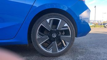 Vauxhall Astra Electric 54kWh Ultimate Hatchback 5dr Electric Auto (156 ps)