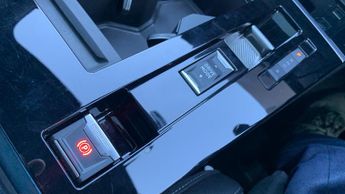 Vauxhall Astra Electric 54kWh Ultimate Hatchback 5dr Electric Auto (156 ps)