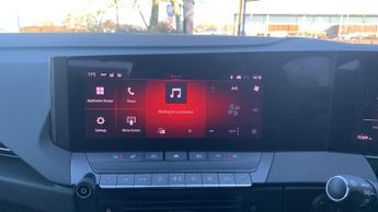 Vauxhall Astra Electric 54kWh Ultimate Hatchback 5dr Electric Auto (156 ps)