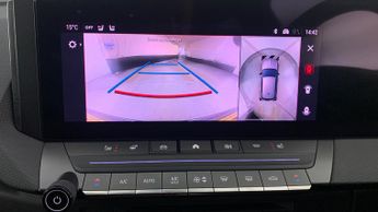 Vauxhall Astra Electric 54kWh Ultimate Hatchback 5dr Electric Auto (156 ps)