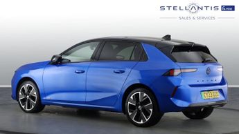 Vauxhall Astra Electric 54kWh Ultimate Hatchback 5dr Electric Auto (156 ps)