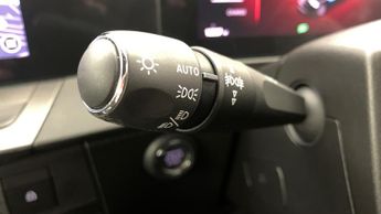 Vauxhall Astra Electric 54kWh Ultimate Hatchback 5dr Electric Auto (156 ps)