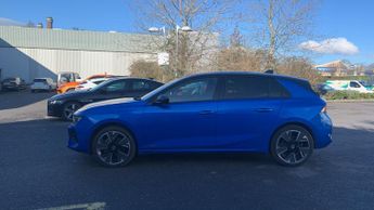 Vauxhall Astra Electric 54kWh Ultimate Hatchback 5dr Electric Auto (156 ps)