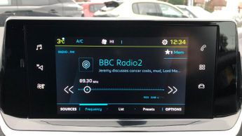 Peugeot 208 50kWh Allure Premium Hatchback 5dr Electric Auto (136 ps)