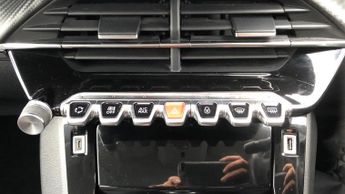 Peugeot 208 50kWh Allure Premium Hatchback 5dr Electric Auto (136 ps)