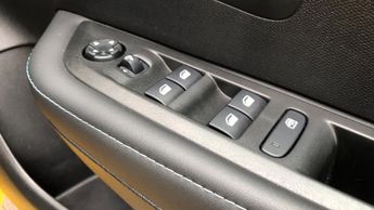 Peugeot 208 50kWh Allure Premium Hatchback 5dr Electric Auto (136 ps)