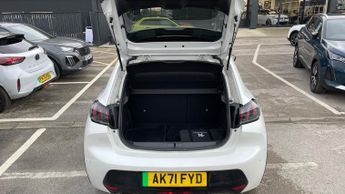 Peugeot 208 50kWh Allure Premium Hatchback 5dr Electric Auto (136 ps)