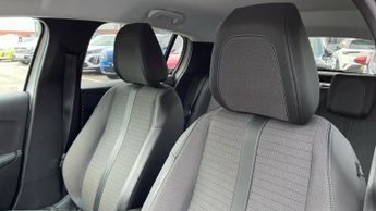 Peugeot 208 50kWh Allure Premium Hatchback 5dr Electric Auto (136 ps)