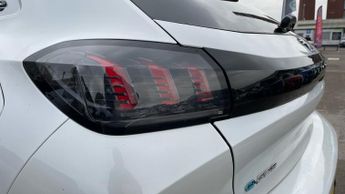 Peugeot 208 50kWh Allure Premium Hatchback 5dr Electric Auto (136 ps)