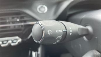 Peugeot 208 50kWh Allure Premium Hatchback 5dr Electric Auto (136 ps)