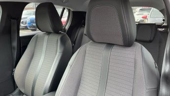 Peugeot 208 50kWh Allure Premium Hatchback 5dr Electric Auto (136 ps)