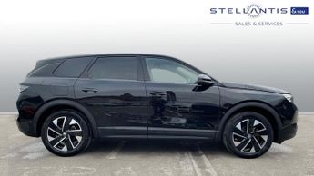 Vauxhall Grandland 1.2 Ultimate SUV 5dr Petrol Hybrid e-DCT Euro 6 (s/s) (136 ps)