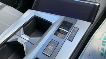 Vauxhall Grandland 1.2 Ultimate SUV 5dr Petrol Hybrid e-DCT Euro 6 (s/s) (136 ps)