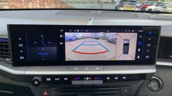 Vauxhall Grandland 1.2 Ultimate SUV 5dr Petrol Hybrid e-DCT Euro 6 (s/s) (136 ps)