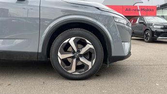 Nissan Qashqai 1.3 DIG-T MHEV N-Connecta SUV 5dr Petrol Hybrid XTRON Euro 6 (s/