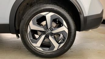 Nissan Qashqai 1.3 DIG-T MHEV N-Connecta SUV 5dr Petrol Hybrid XTRON Euro 6 (s/