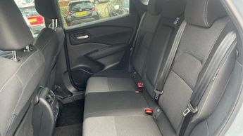 Nissan Qashqai 1.3 DIG-T MHEV N-Connecta SUV 5dr Petrol Hybrid XTRON Euro 6 (s/
